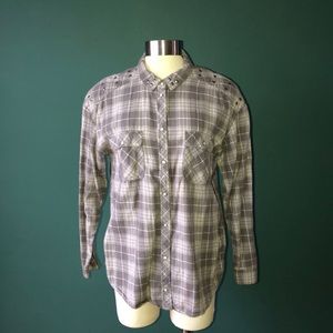 Studded Flannel 🌲